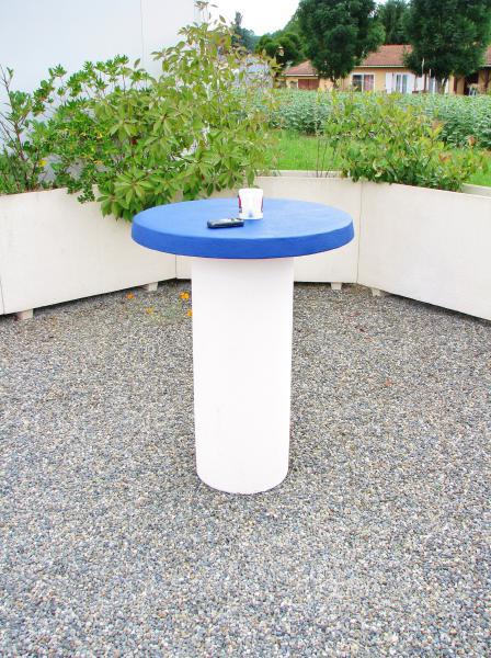Table pause café Moka béton mixte blanc/bleu